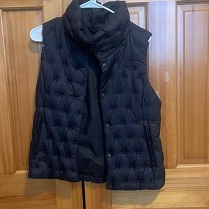North face Vest Women’s Small Never Worn